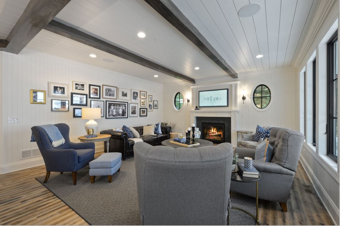 Heinemann Livingroom Fireplace